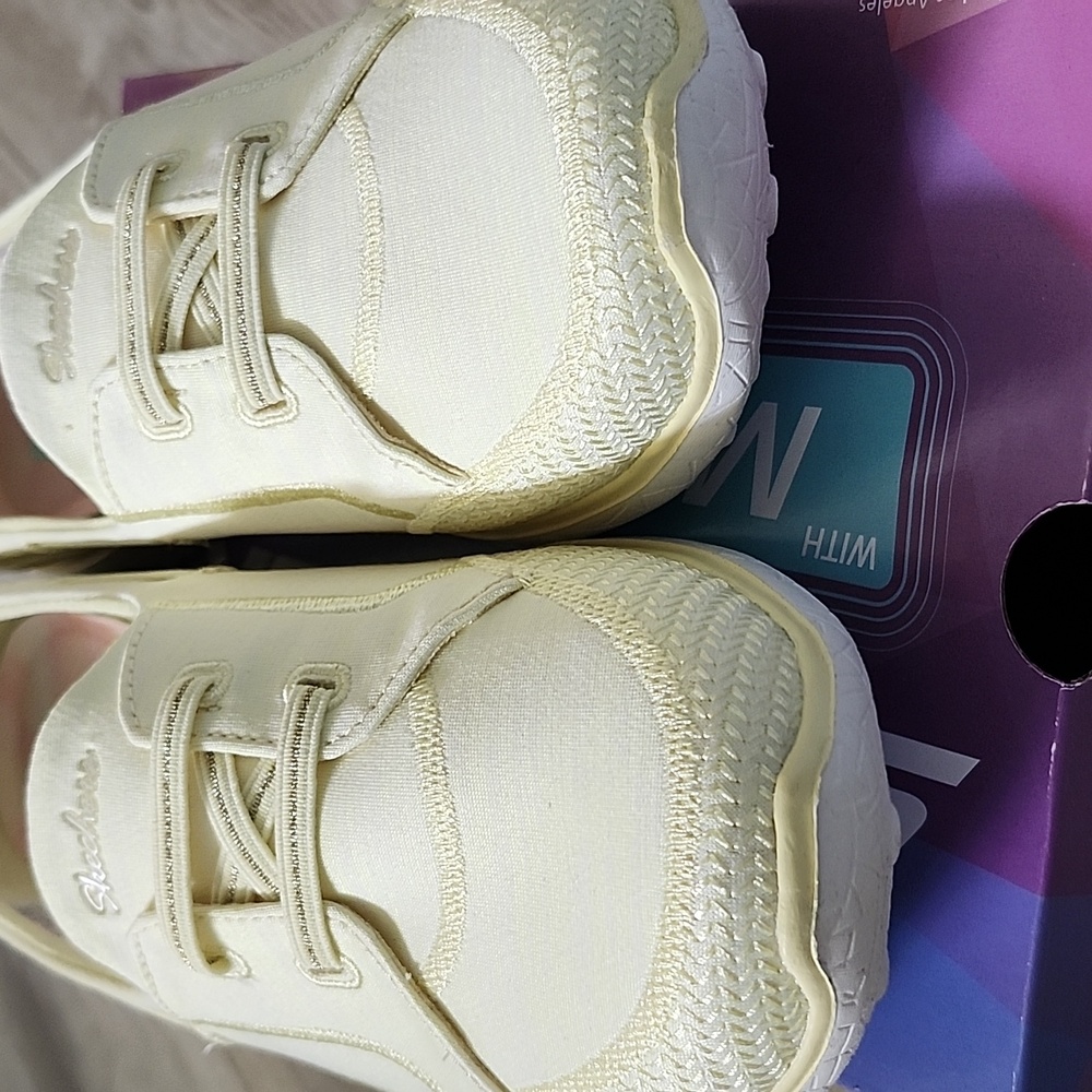 SALE💥NIB💛SKECHERS TOPNOTCH SNEAKER - Picture 5 of 9